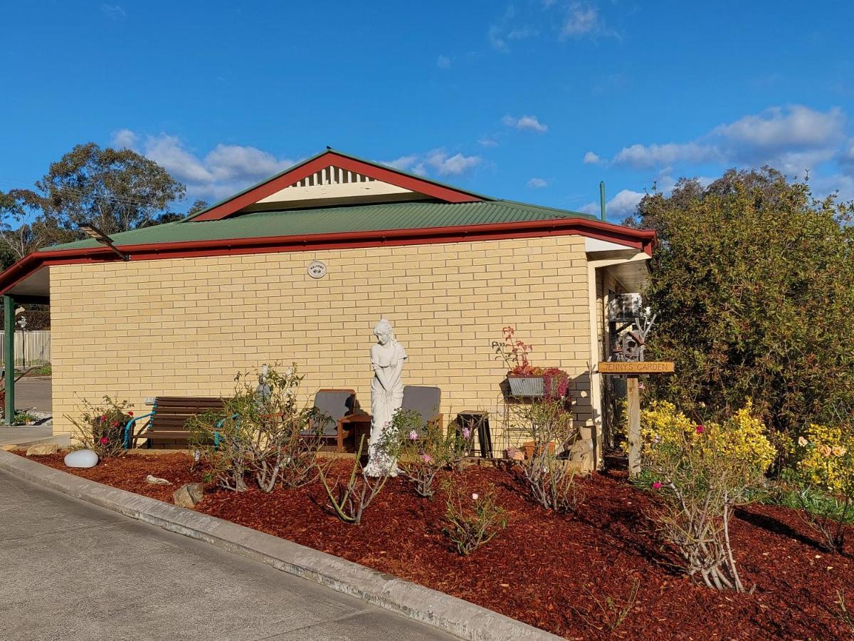 Country Rose Motel Warwick Exterior foto